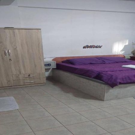 Pluemchai Guesthouse Jomtien Beach Exteriör bild