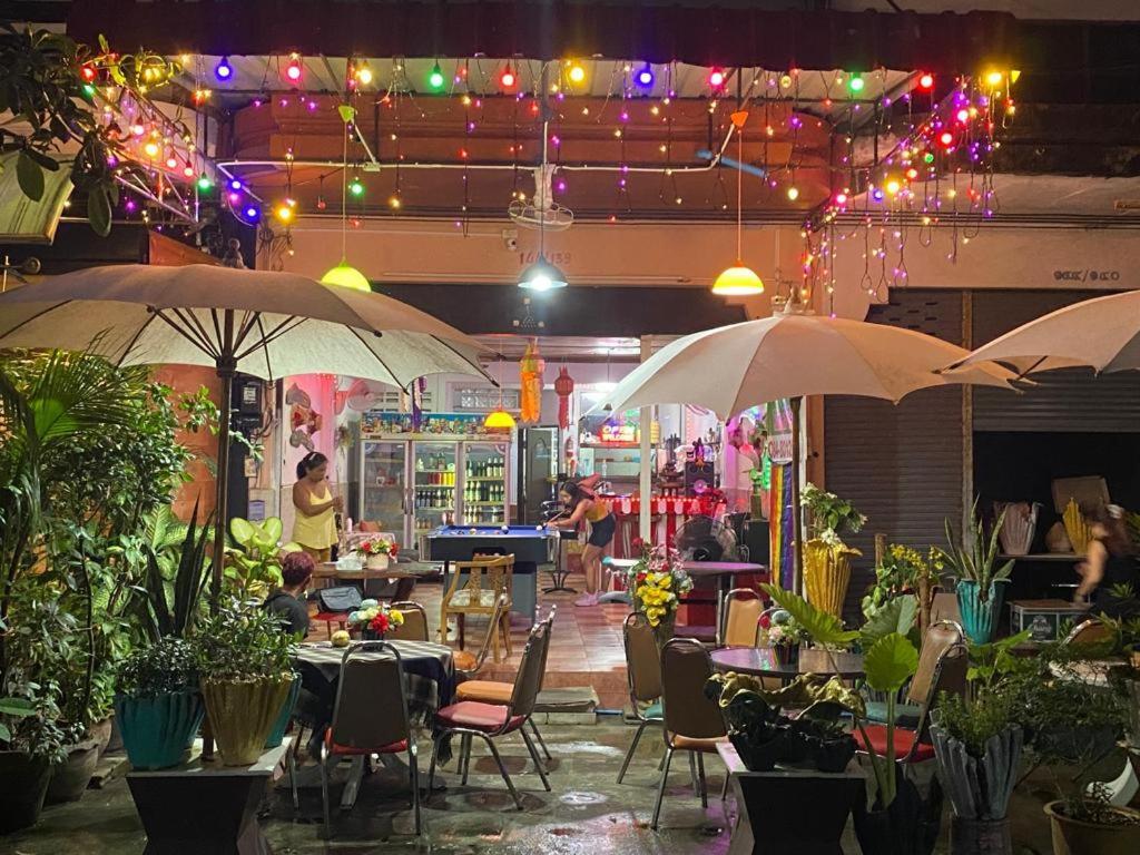 Pluemchai Guesthouse Jomtien Beach Exteriör bild