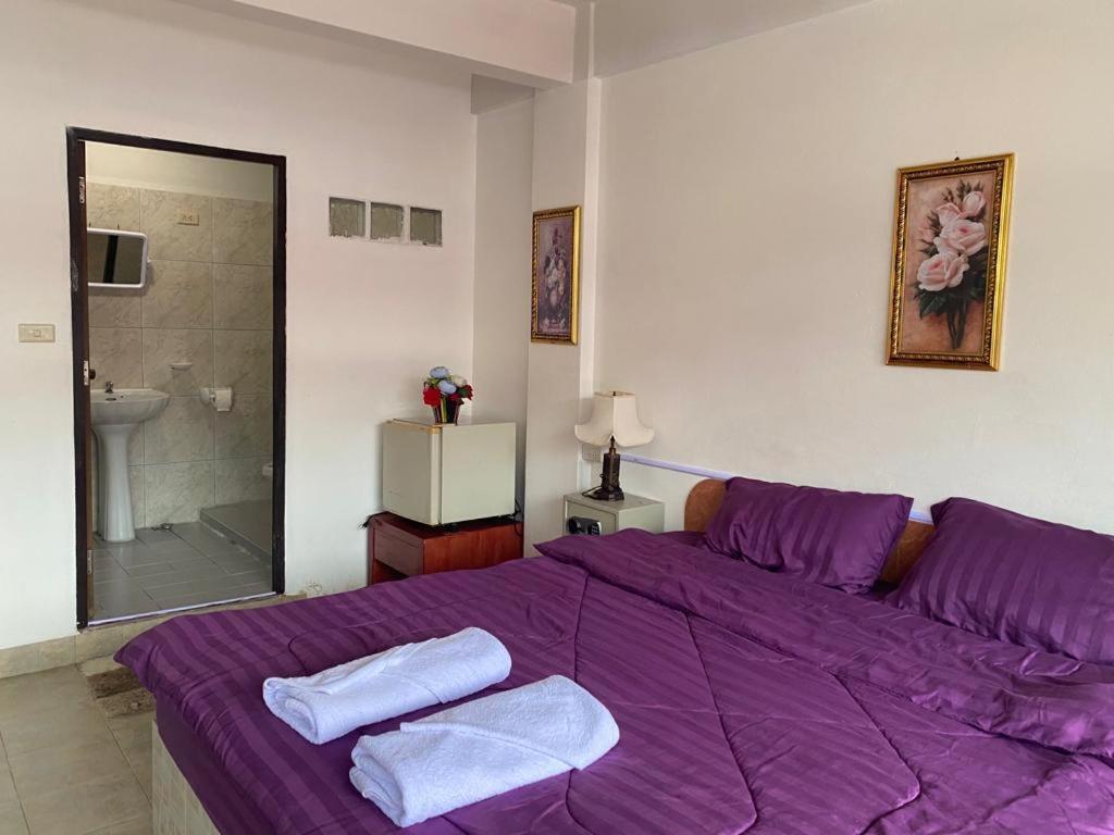 Pluemchai Guesthouse Jomtien Beach Exteriör bild