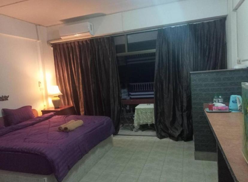 Pluemchai Guesthouse Jomtien Beach Exteriör bild