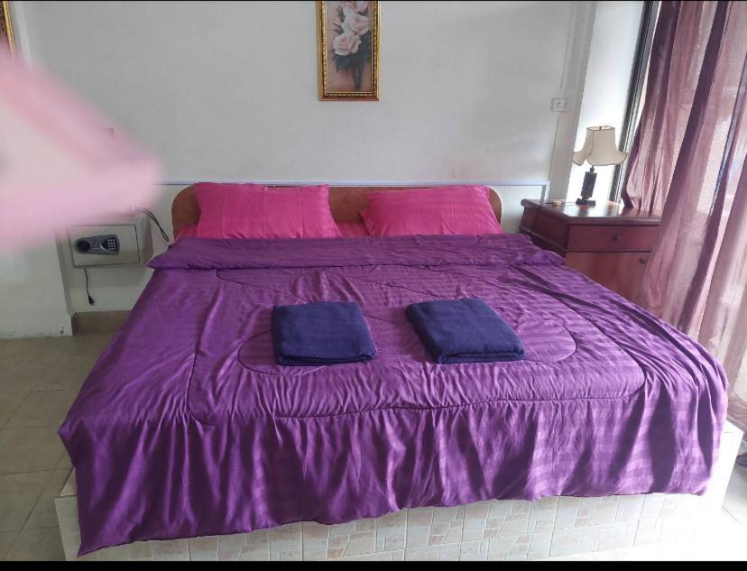 Pluemchai Guesthouse Jomtien Beach Exteriör bild