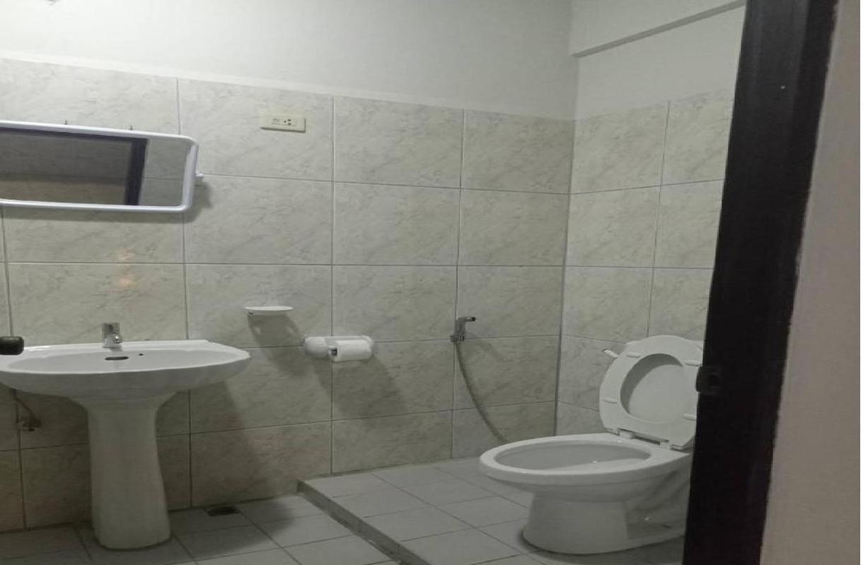Pluemchai Guesthouse Jomtien Beach Exteriör bild