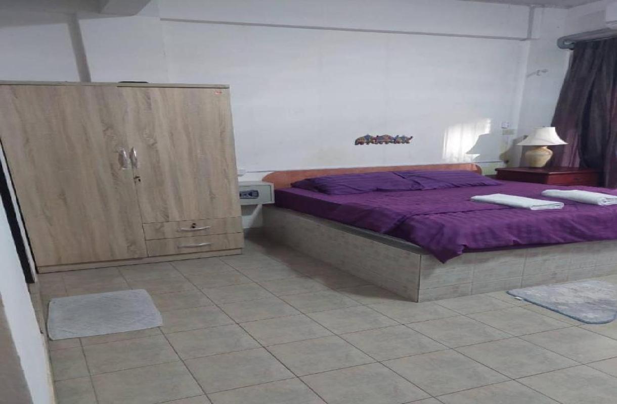 Pluemchai Guesthouse Jomtien Beach Exteriör bild