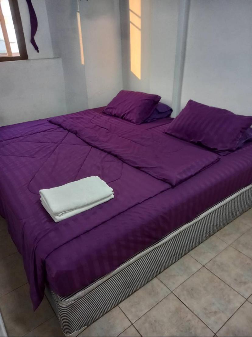 Pluemchai Guesthouse Jomtien Beach Exteriör bild