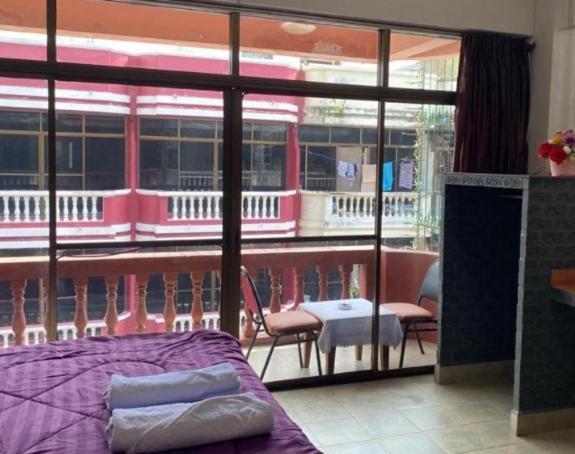 Pluemchai Guesthouse Jomtien Beach Exteriör bild