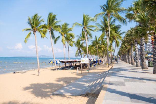 Pluemchai Guesthouse Jomtien Beach Exteriör bild